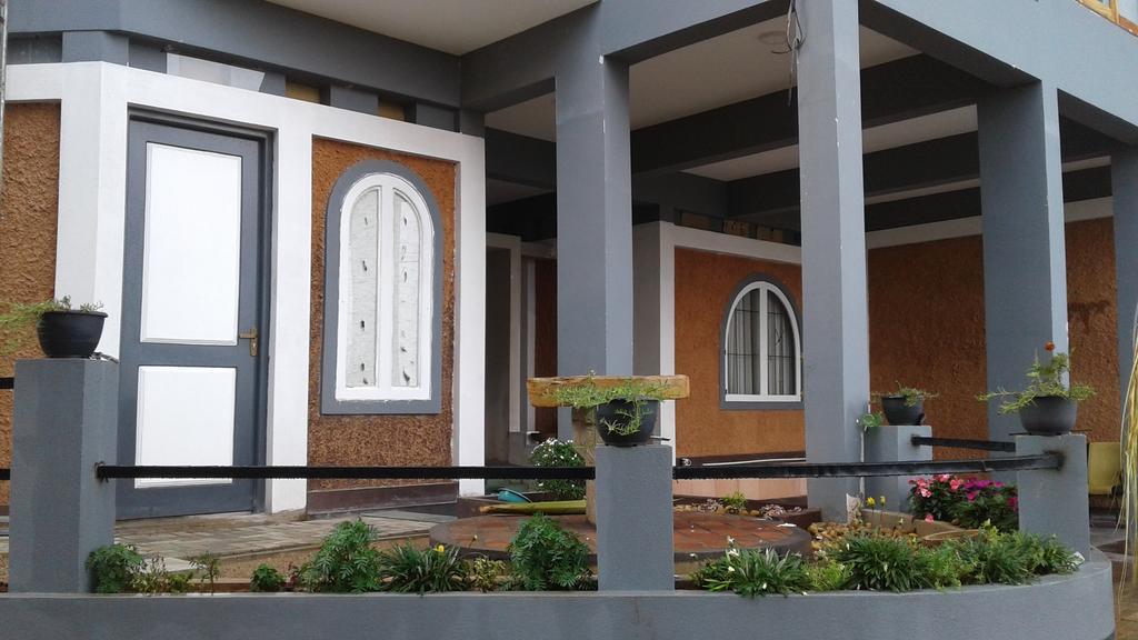 Lawan One Kandy Luaran gambar