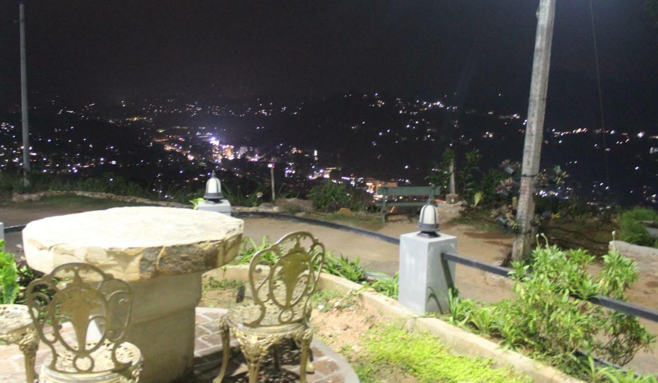 Lawan One Kandy Luaran gambar